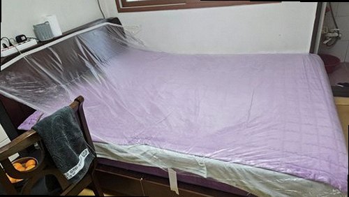 성남 누수탐지 안방 천장에 번진 물자국과 들뜬 도배 상태