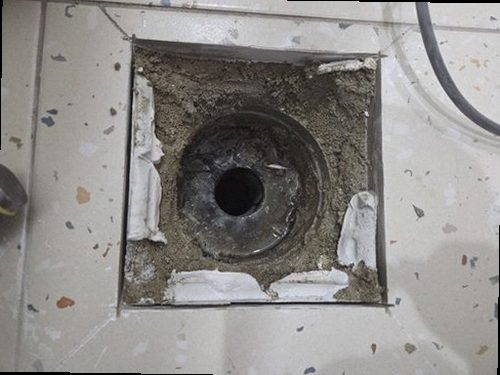 부평구 누수탐지 보일러 분배기와 바닥 배관을 점검하는 누수 검사 장면