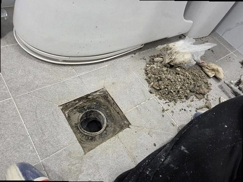 부평구 누수탐지 수도계량기 별침과 욕실 천장 누수 흔적을 확인하는 현장