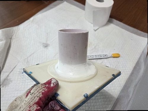 시흥 누수탐지 수도계량기 별침과 잠금 밸브를 확인하는 모습