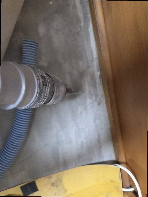오산 누수탐지 수도계량기 별침과 누수 흔적을 확인하는 모습