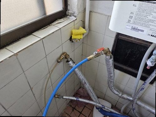 오산 누수탐지 수도계량기 별침과 배관 압력 게이지를 확인하는 현장