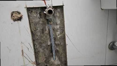 단원구 누수탐지 천장 누수 흔적과 배관 점검 항목을 비교한 안내 이미지