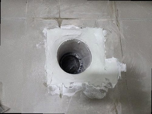 권선구 누수탐지 거실 천장에 번진 누수 흔적과 점검 전 상태