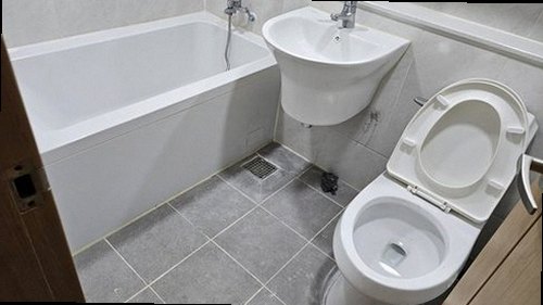 마포구 누수탐지 천장 얼룩과 벽면 수분 흔적을 확인하는 점검 현장