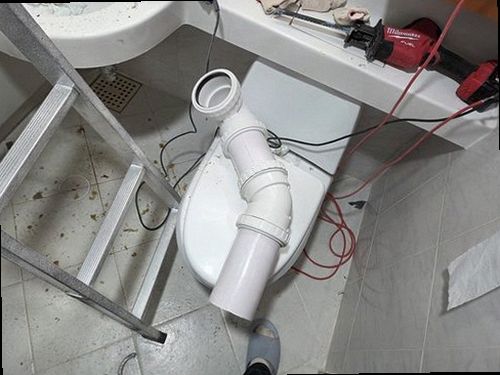 안성 누수탐지 수도계량기 별침 움직임을 확인하는 모습