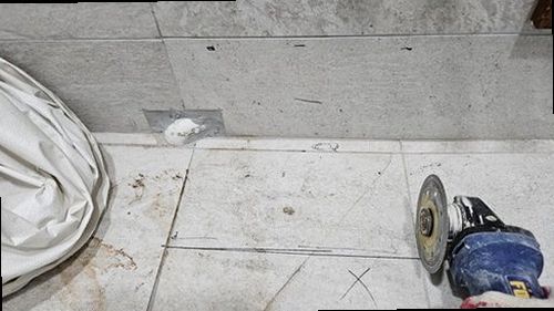 안성 누수탐지 수도계량기 별침과 공압 게이지를 확인하는 누수 점검