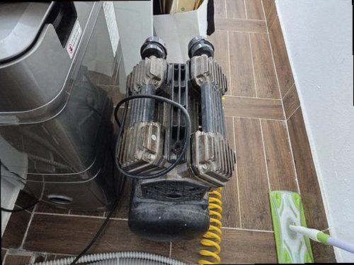 천안시 서북구 누수탐지 배관 위치를 확인한 뒤 벽체를 최소 범위로 굴착하는 작업