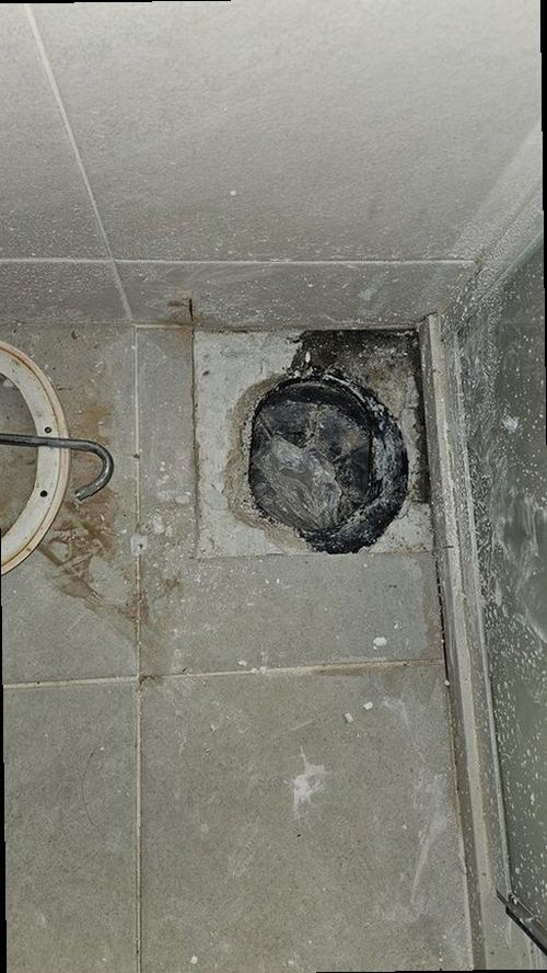 연수구 누수탐지 수도계량기 별침과 압력 게이지를 확인하는 누수 검사