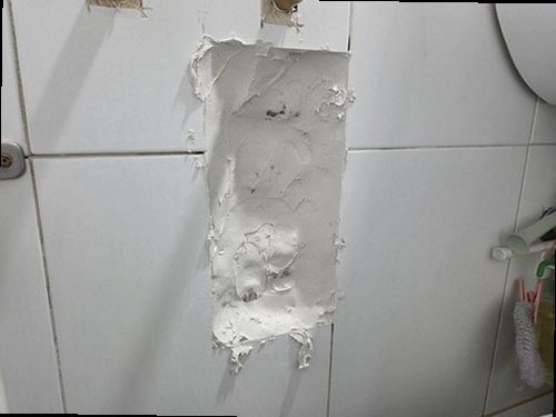 노원구 누수탐지 천장 얼룩과 배관 누수 피해가 나타난 실내 모습