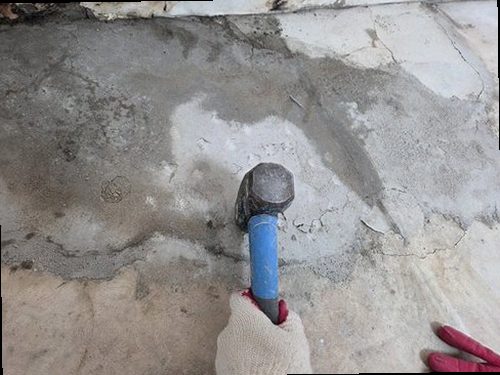 용산구 누수탐지 아래층 천장에 나타난 누수 얼룩과 변색된 마감재