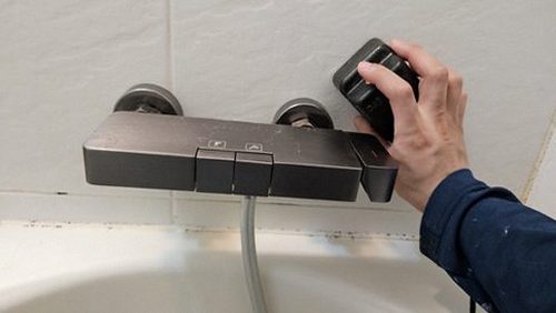 효창동 누수탐지 누수 지점 확인 후 방수 마감 작업 장면