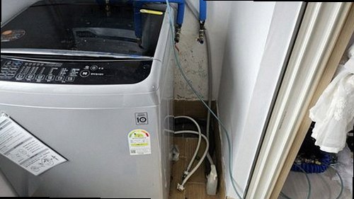 일산동구 누수탐지 보일러 하부와 분배기 주변을 점검하는 현장 모습