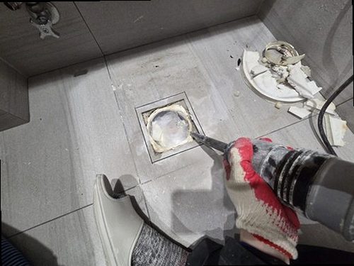 파주 누수탐지 아래층 천장 누수 피해와 실내 점검 장면