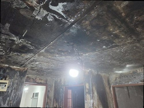 기흥구 누수탐지 수도계량기 별침과 실내 누수 흔적을 비교하는 점검 장면