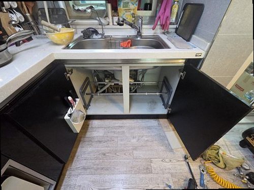 가평 누수탐지 설악면 빌라 2층 주방 바닥장 안쪽 시공 후기 사진