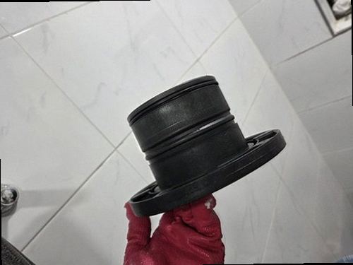 일산서구 누수탐지 욕실 천장에 번진 누수 흔적과 벽면 물자국