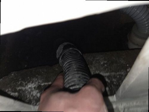 아산시 누수탐지 수도계량기 별침과 보일러 배관을 확인하는 현장 점검 모습