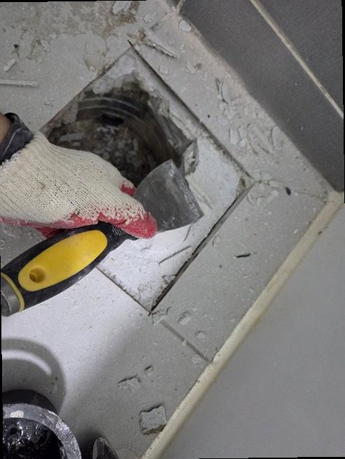 덕양구 누수탐지 욕실 천장 누수 흔적과 배관 구조를 확인하는 현장