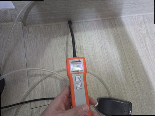 서대문구 누수탐지 수도계량기 별침과 보일러 압력 게이지를 확인하는 현장
