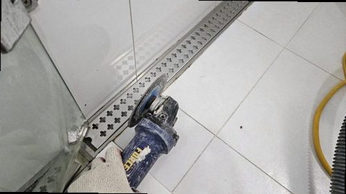 평택 누수탐지 보일러와 난방 분배기 연결부 및 압력 게이지 점검 현장