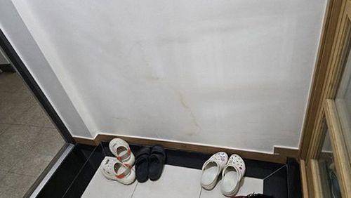 은평구 누수탐지 수색동 빌라 5층 거실 가장자리 시공 후기 사진