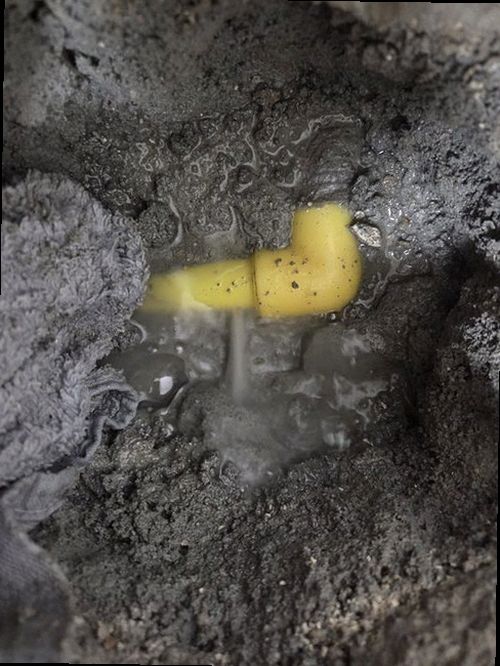 은평구 누수탐지 관로 위치 표시와 최소 굴착으로 배관을 확인하는 과정