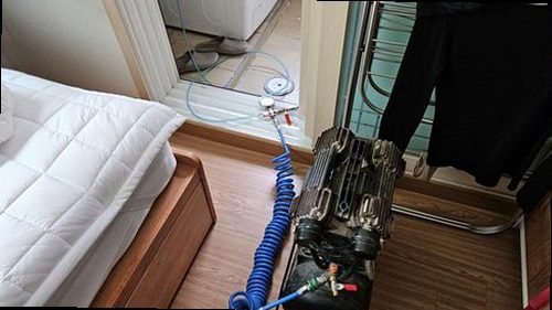 대전 중구 누수탐지 천장 얼룩과 벽면 들뜸 등 누수 피해가 나타난 실내 모습