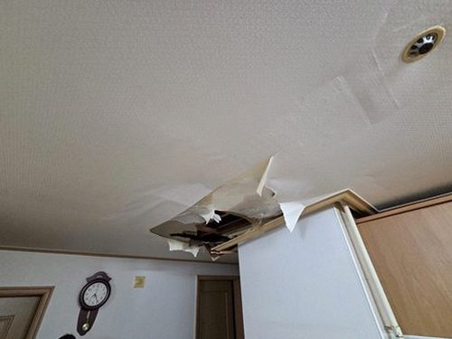 부산 중구 누수탐지 부평동 상가주택 2층 세탁실 아래 계단 벽 시공 후기 사진