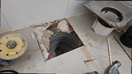 강남구 누수탐지 배관 공압 검사와 누수 지점 최소 굴착 작업 이미지