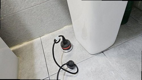 해운대구 누수탐지 욕실 천장 누수 흔적과 수도계량기 별침 확인 모습