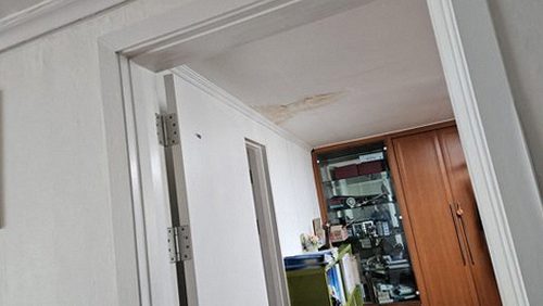 부여군 누수탐지 처치 후 정리된 안방 바닥과 방수 마감 상태